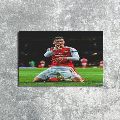 POSTER HIASAN DINDING ARSENAL MESUT OZIL FB27