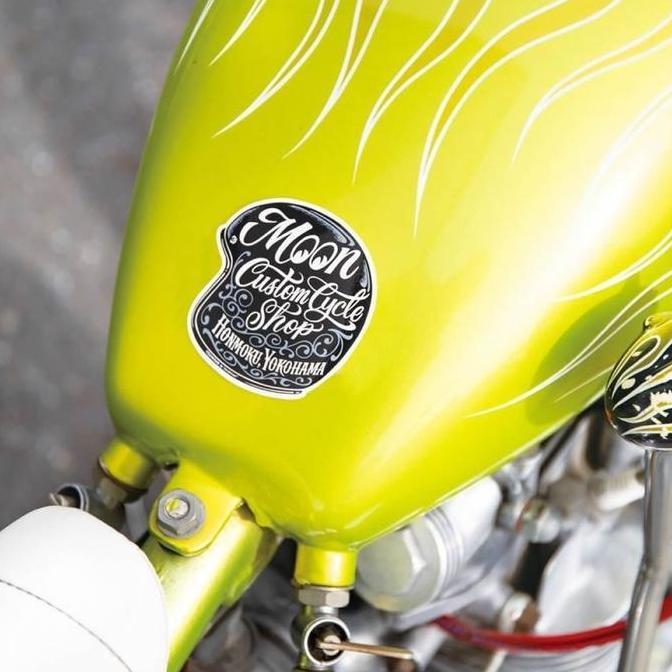 Stiker Model Helm Moon Eyes