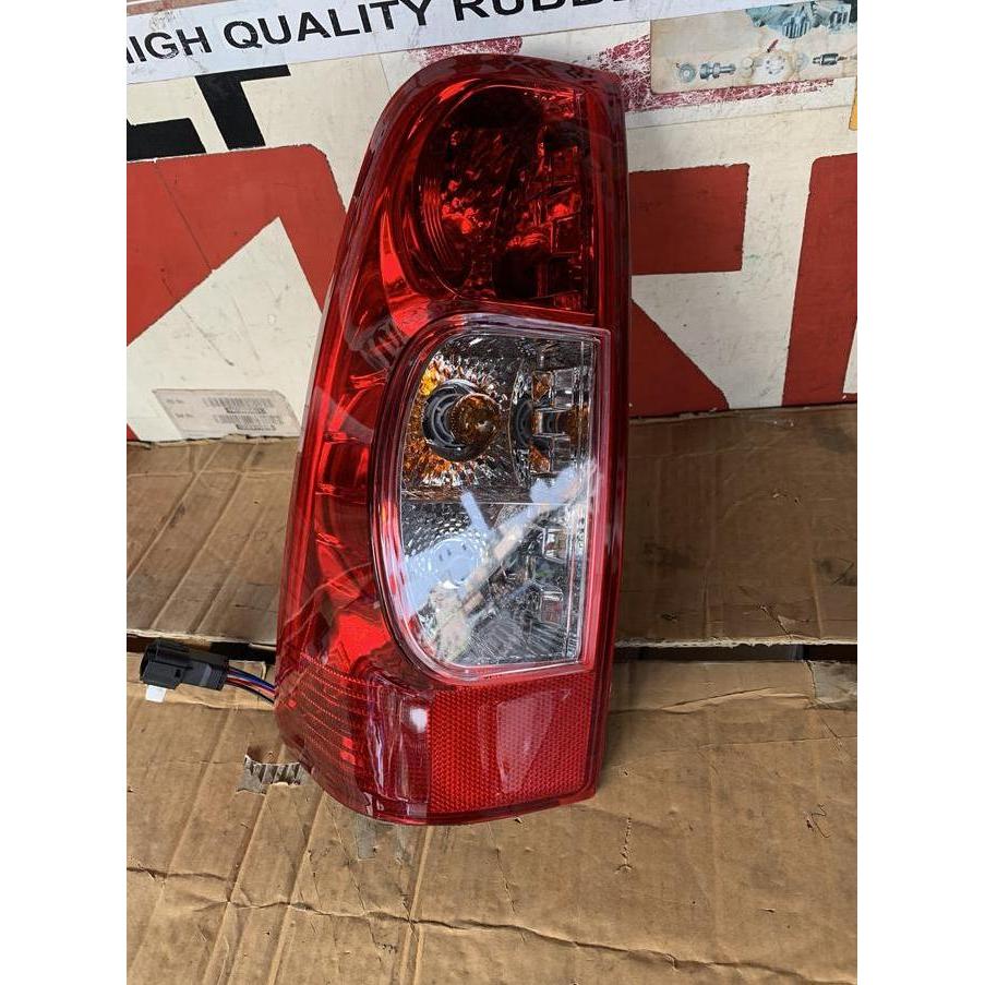 Lampu stop isuzu dmax 4jj