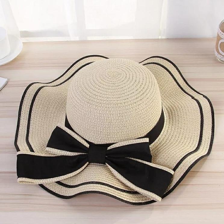 Topi Pantai Wanita Warna Cream