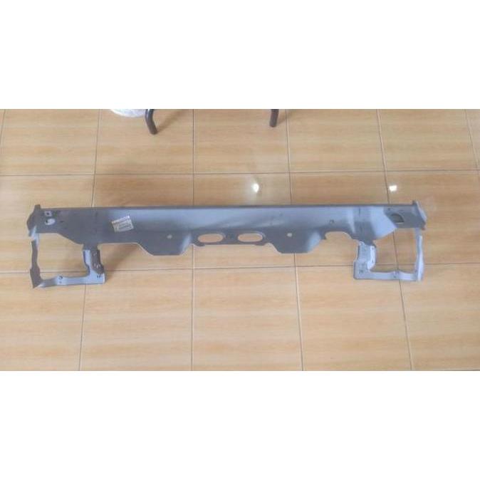 Kacamata / Tulangan Lantai Depan Mitsubishi Colt Diesel Canter