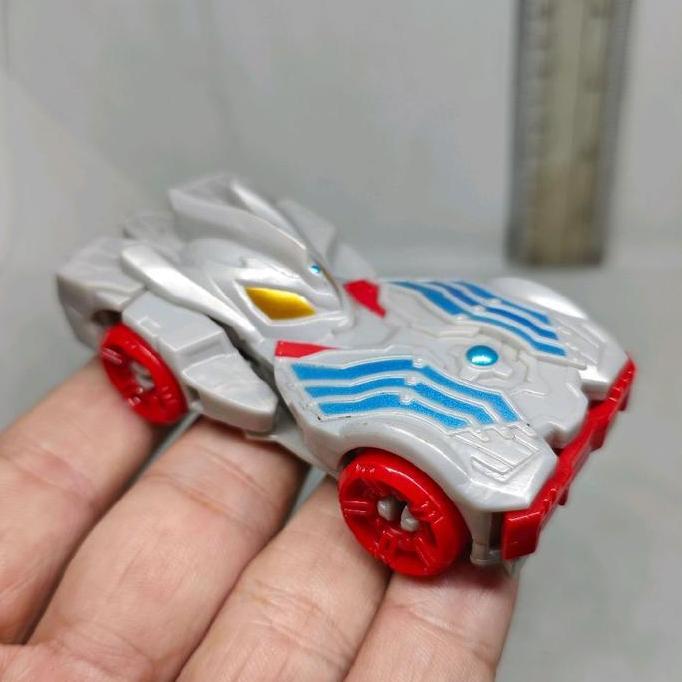 MAINAN BANDAI ATTACK AND CHANGE ULTRA VEHICLE ULTRAMAN TAIGA PS99