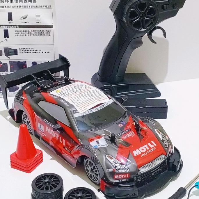 MOTLI Mobil RC Drift Racing 4WD Skala 1:20 Semi Proportional 2.4GHz dengan Remote Control dan Akseso