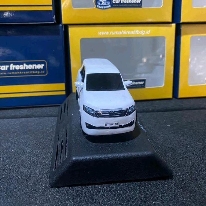 PARFUME MINIATUR MOBIL FORTUNER LAMA