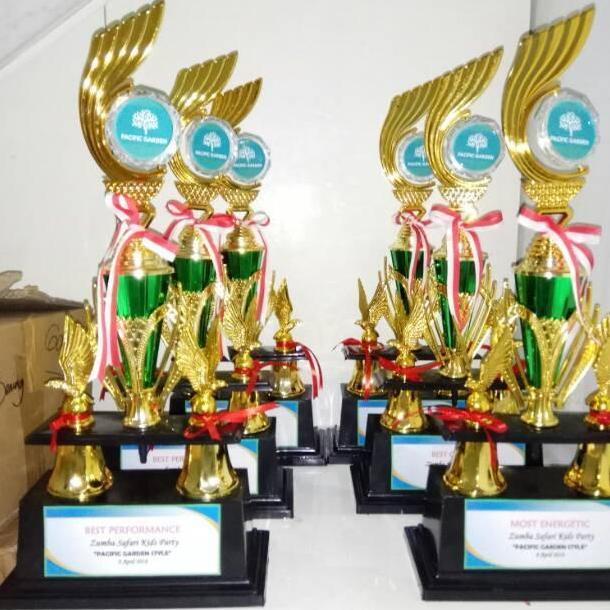 piala kaki 2 figur kaca I Piala Kaki 2