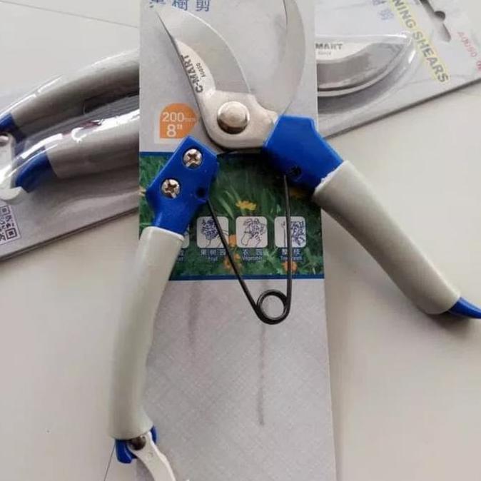 gunting dahan ranting pohon tanaman c-mart c mart