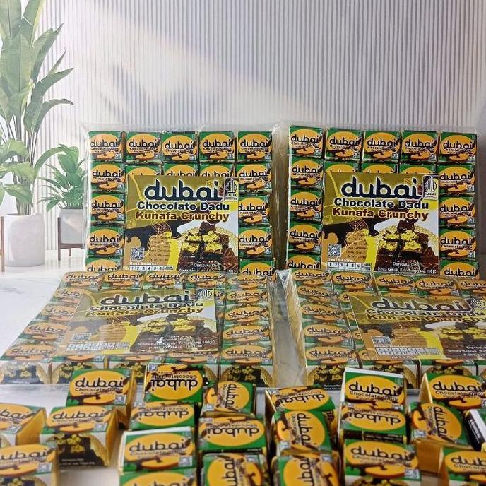 Dubai Chocolate Dadu Kunafa Crunchy,, isi 25 pcs/jajanan favorit anak anak jaman now/untuk dijual 20