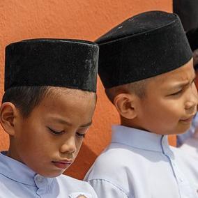 KUALITAS SUPER Peci Songkok ANAK Hitam Polos Bahan Bludru Kopiah SD SMP TK Bayi Balita Remaja Tanggu