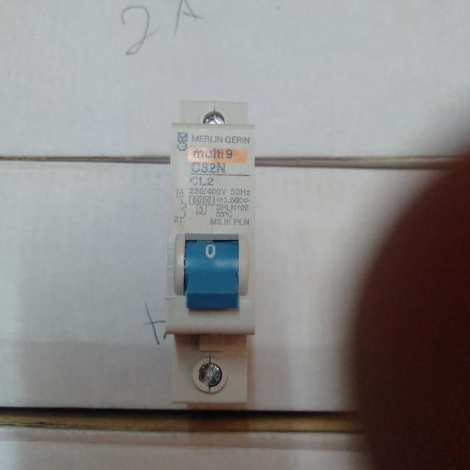 Denki- Mcb 2A Merlin Gerin Biru. Untuk Daya Listrik 450W.