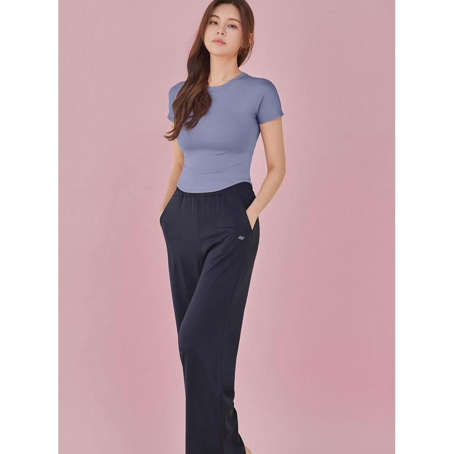 STOK TERBATAS - [Minne] Atasan Olahraga Wanita STL Essence Crop Round