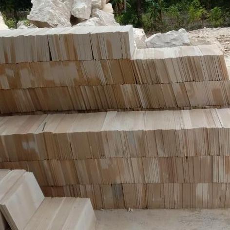 Batu Alam Paras Jogja Cream 30 x 60 LA