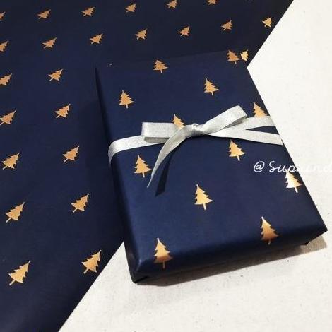 Iyakirim- Premium Kertas Kado Foil Pohon Natal (5 Lembar)