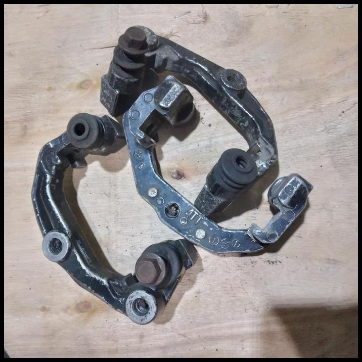 GRATIS ONGKIR BREAKET BREKET DUDUKAN KALIPER DEPAN RX KING NEW . SCORPIO Z LAMA ORI 