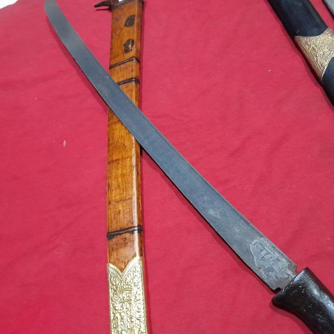 Barang antik pedang pamor di jamin lawas