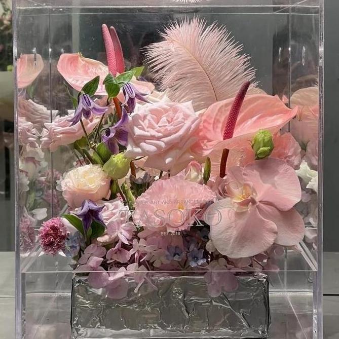 Kotak akrilik display