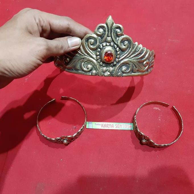 Barang Antik Mahkota Raja Kuningan Hias Batu Unik Model Kuno