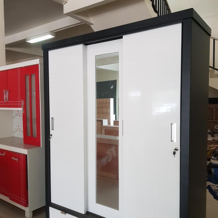 lemari pakaian kayu 3 pintu