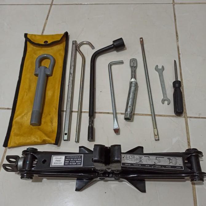 dongkrak mobil calya sigra avanza xenia toyota daihatsu honda dll