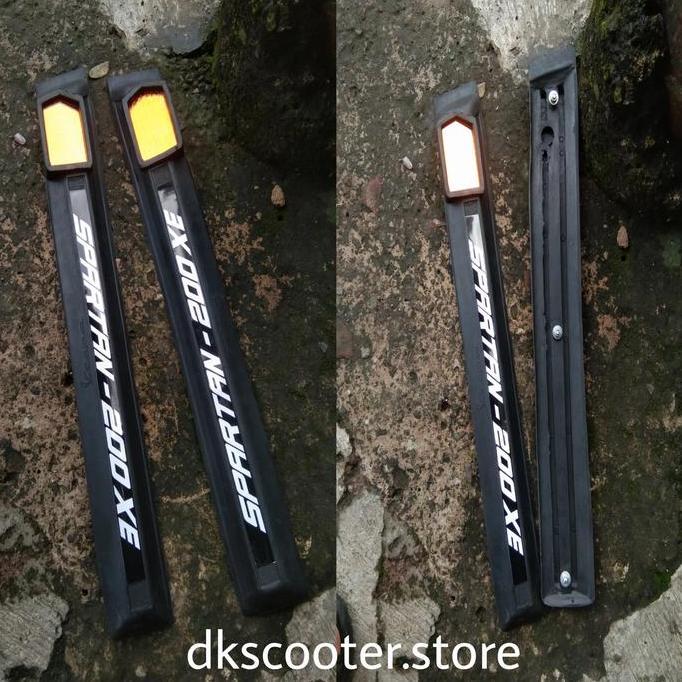 CORNUE VESPA TRIM SPARTAN 200 SET BELAKANG