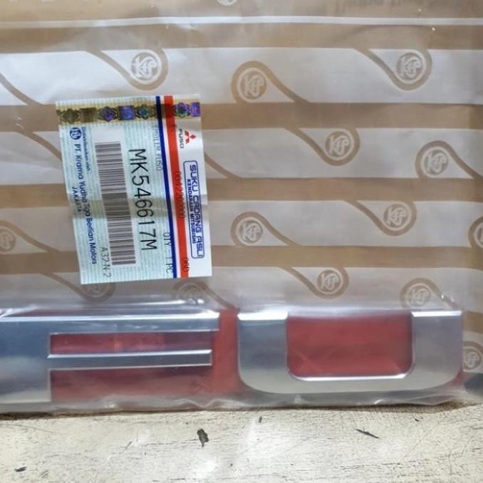 Emblem FUSO Mitsubishi Canter HDX Genuine Part