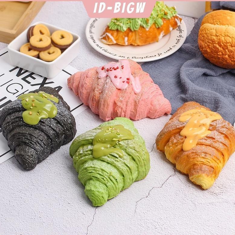 NEW Realistic Squishy Croissant Super Soft And Slow Mainan Pencetan Anti Stress Fidget Lembut Squish