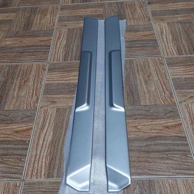 Garnish List Body Samping Bagian Pintu Tengah Xpander Cross