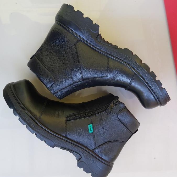 New Sepatu Boot Pria Ujung Besi Safety Shoes Man Shoes Warna Hitam Sepatu Boots Safety Pria Kulit Ki