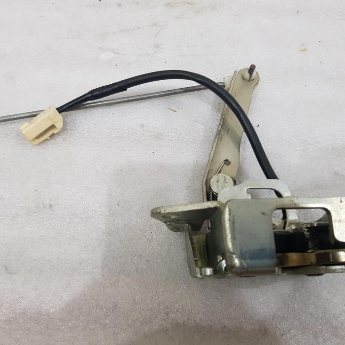 Door Lock Pintu Bagasi Ori Avanza Lama05-11 Original Dan Terpercaya