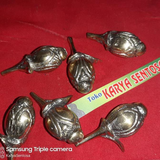 Barang antik kembang kantil kuningan kecil