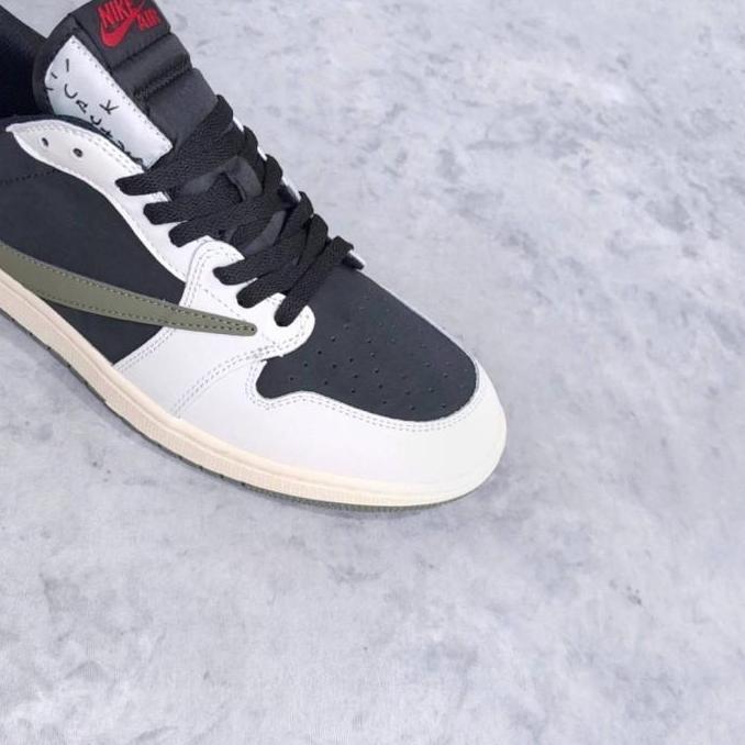 AIR JORDAN 1 LOW TRAVIS SCOTT OLIVE