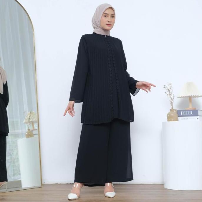 Blus JANNA Plisket Lengan Panjang Blus Chiffon Hitam Putih Premium Blus Muslim Formal Basic