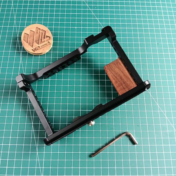 Cage Rig Bracket Grip For Fujifilm Xt 4 New