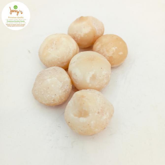 Macadamia nuts (kacang macadamia)