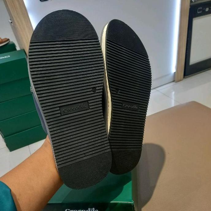 New Sandal Pria Crocodile Ori Bahan kulit  Anti Slip On Model Slop 9900-1 Warna Hitam