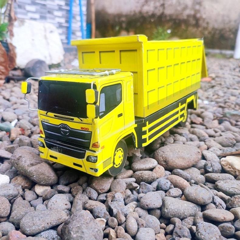 Exclusive Hino 500 Dump Muatan Pasir Mainan Anak Miniatur Truk Dump Jungkit Termurah