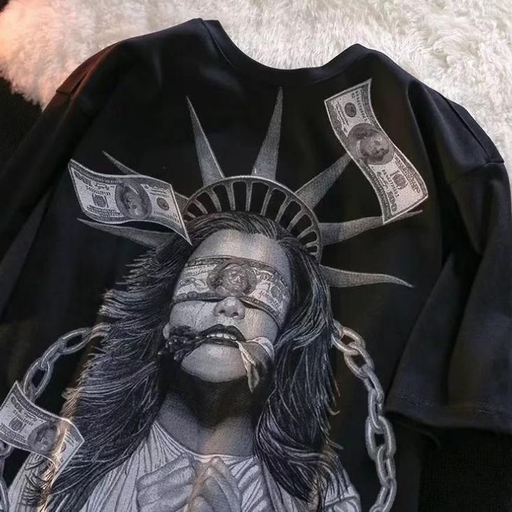 Kaos T-Shirt Putih Pendek Lengan Dengan Cetak Patung Kebangsaan Amerika Dan Uang Dolar Gaya Streetwe