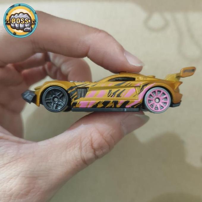 hot wheels track ripper gold loose