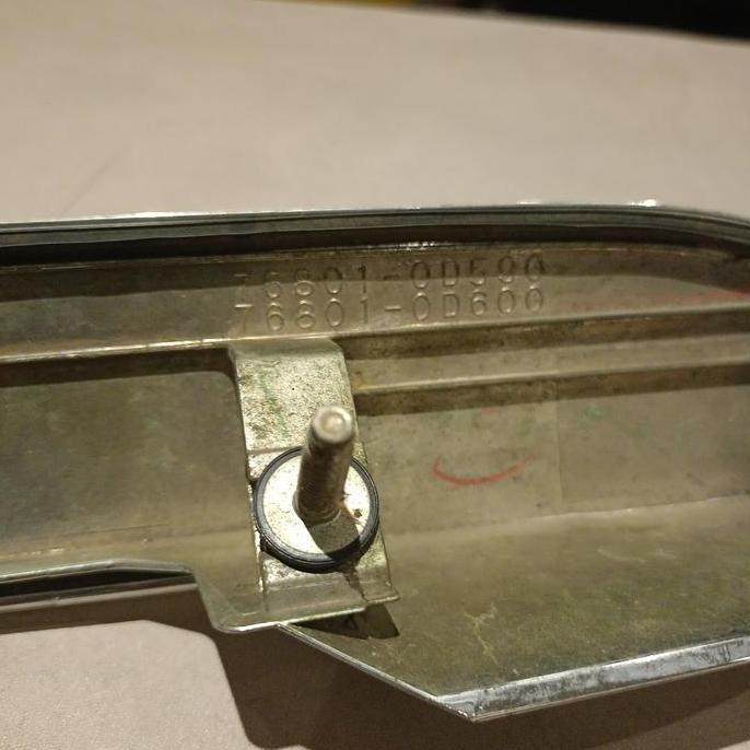 Trunk Lid Bagasi Chrome  Toyota Sienta Original Bekas