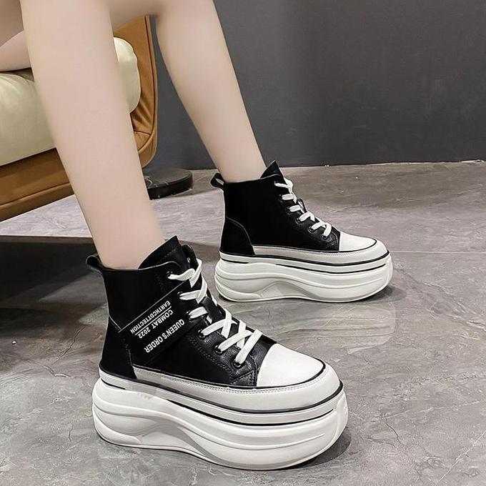 PINKEY P164 Sepatu Sneakers Boots Tinggi Wanita Sneakers Shoes Hak Tebal Karet Hitam Putih
