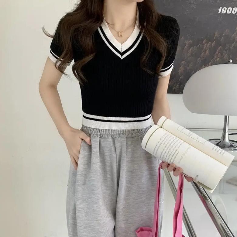 PROMO TERBARU DALLAS CROP TOP V NECK RIBLE / Atasan Wanita Trendy / Baju Crop V Neck Terbaru