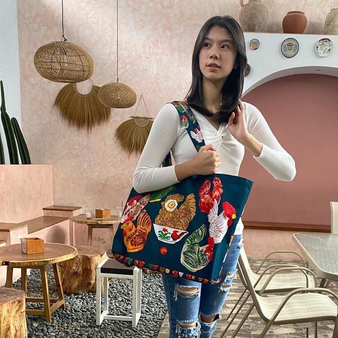 Tas Besar IGORsatumangkok Shrelo Motif Celengan Ayam Jadul Hijau Travel Kuliah Kerja Santai Serba Gu