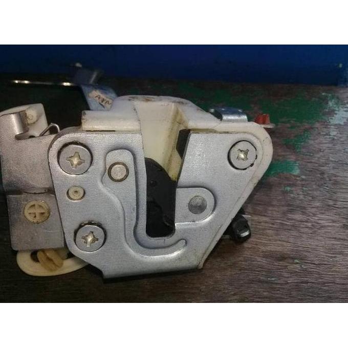 DOOR LOCK AVANZA DEPAN KANAN BEST SELLER