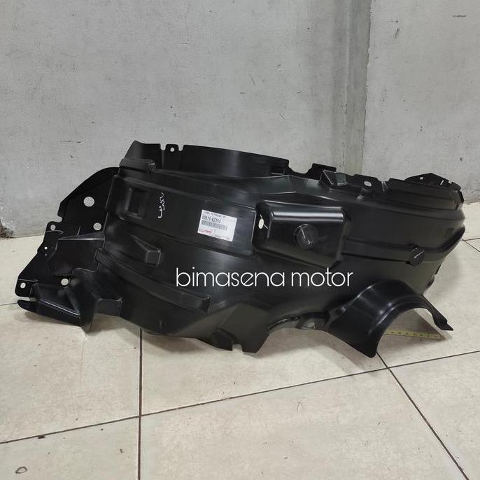 Liner Fender Depan Kanan Calya