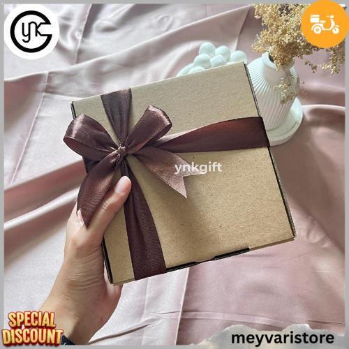 Ynk Gift Hampers Sajadah + Alquran Traveling | Kado Wisuda, Ulang Tahun Cewek & Cowok, Hadiah Islami