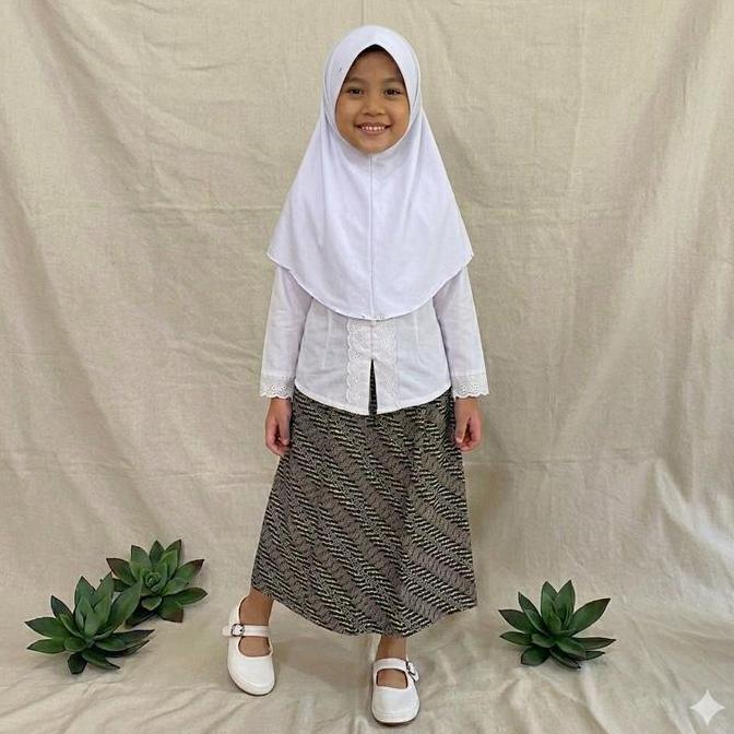 Setelan Kebaya Anak Tema Hari Kartini Encim Kutubaru Modern Lengan Panjang Batik Warna Merah Putih H