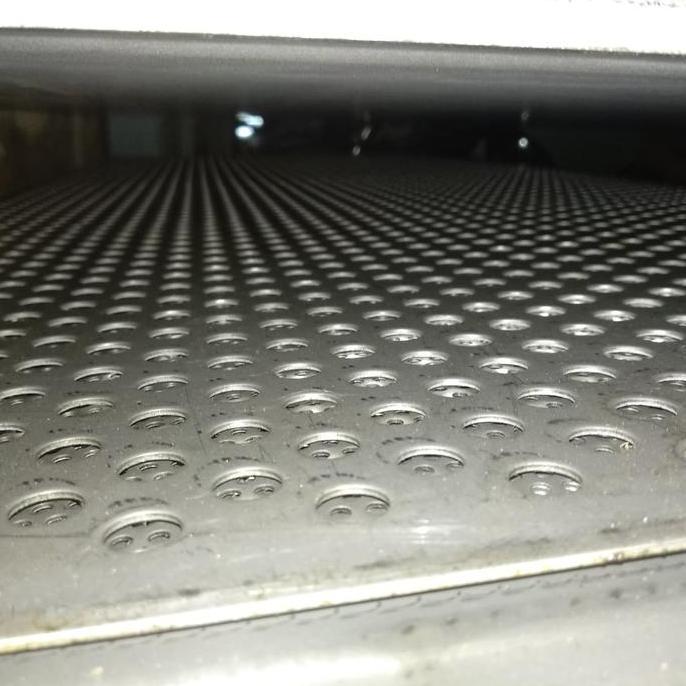 Plat lubang 304 3mm lubang 5mm 200x200mm