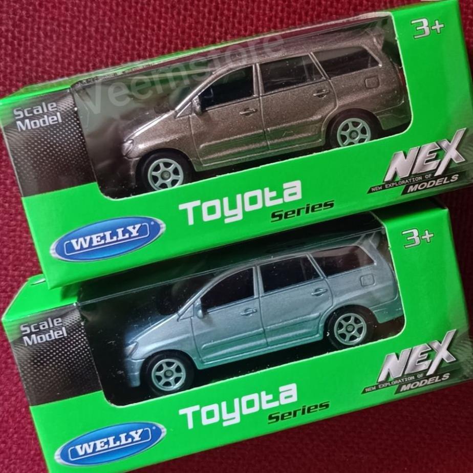 Die Cast 1:60 Toyota Innova Series [Welly Nex]
