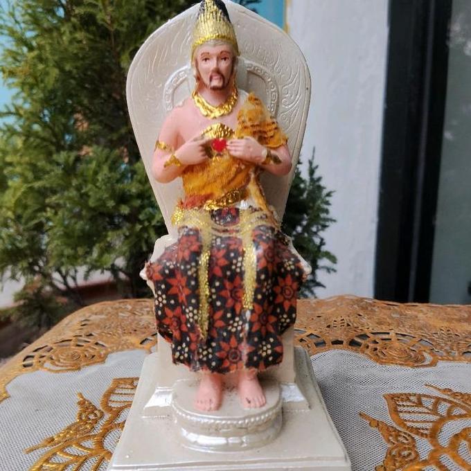 Patung Yesus Hati Kudus Ganjuran Kain Batik asli.15cm LJ