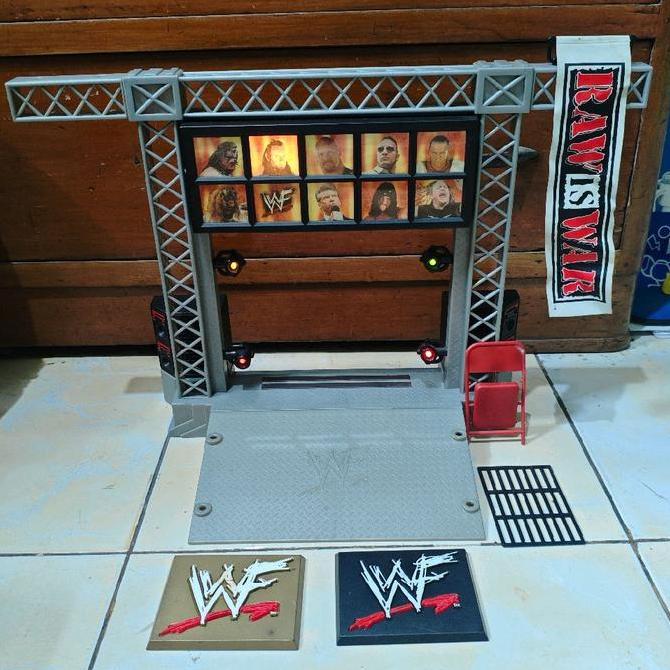 PLAYSET ACTION FIGURE 7' WRESTLE MANIA WWF SMACK DOWN ENTRANCE STAGE PLAYSET ORIGINAL JAKKS PACIFIC 