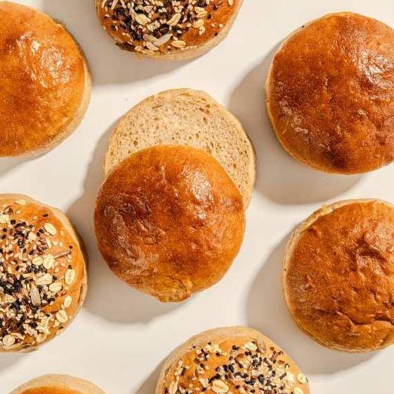 Colazione- Roti Burger Gandum Vegan / Burger Buns Stronghold Bakery